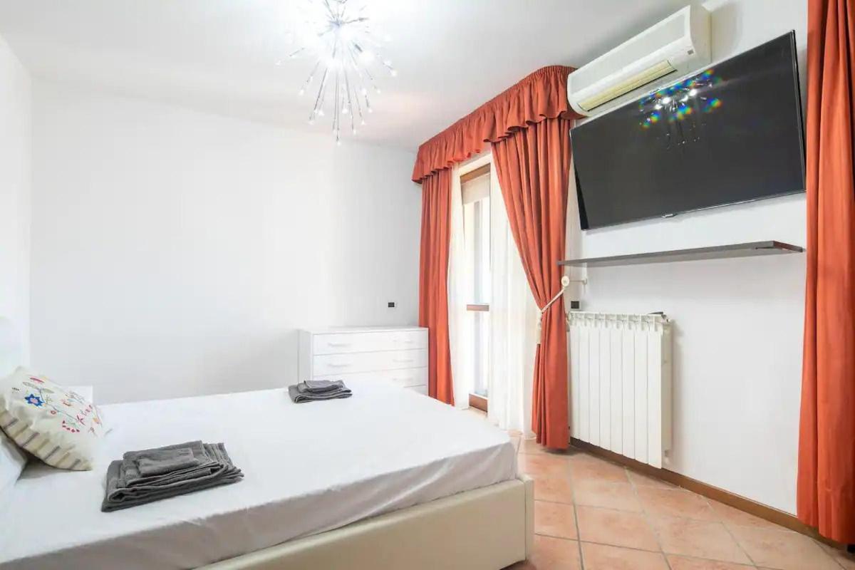 Suite Con 2 Balconi - 6 Guest Prato  Luaran gambar