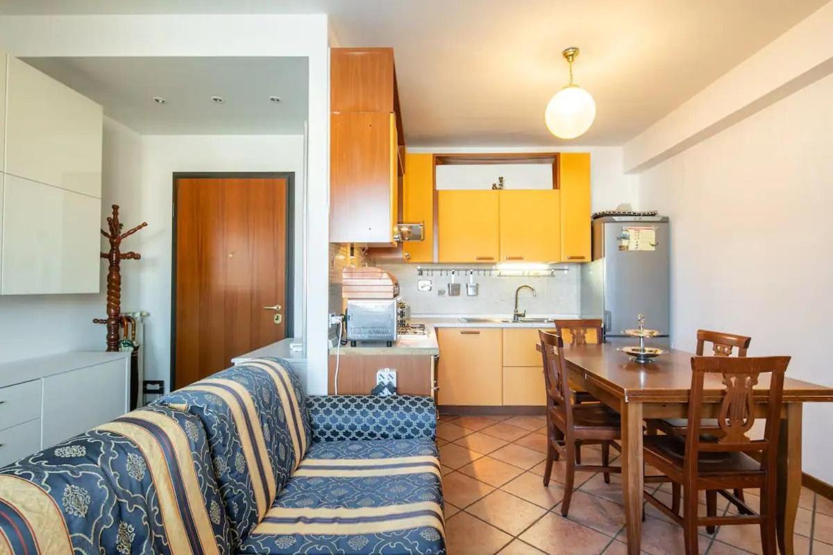 Suite Con 2 Balconi - 6 Guest Prato  Luaran gambar