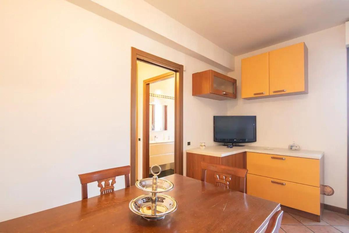 Suite Con 2 Balconi - 6 Guest Prato  Luaran gambar