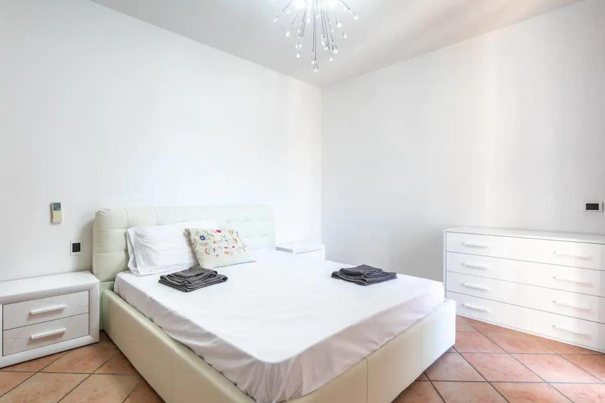Suite Con 2 Balconi - 6 Guest Prato  Luaran gambar